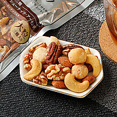 成城石井 燻製ミックスナッツ 95g