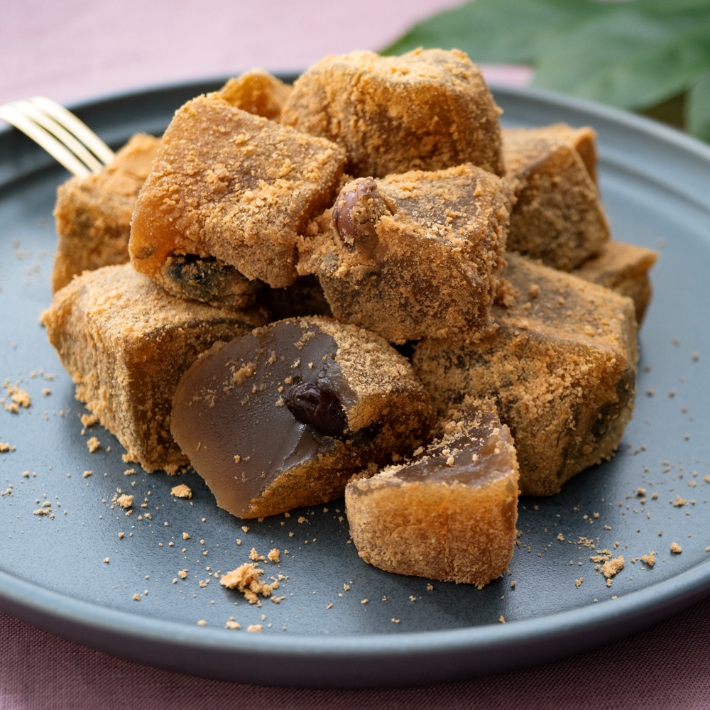 成城石井自家製 沖縄県黒糖と丹波黒豆の本わらび粉わらび餅 | D+2