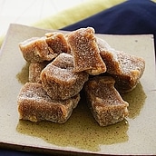 成城石井自家製 沖縄県産黒糖と胡桃のゆべし 260g | D+2 / 年内お届け12月26日注文まで / 1月1-6日着不可