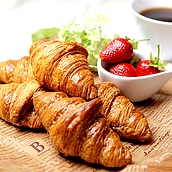 【お取り寄せ】【R】フランス産【冷凍】ミニクロワッサン 約30g×65個 | 個体差があるため数量は目安です / 年内お届け12月22日注文まで / 1月1-9日着不可