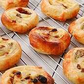 【お取り寄せ】【R】フランス産【冷凍】ミニパンオレザン 約30g×65個 | 年内お届け12月22日注文まで / 1月1-9日着不可