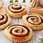 【お取り寄せ】【R】フランス産【冷凍】シナモンロール 1個約87g×30個入 | 年内お届け12月22日注文まで / 1月1-9日着不可