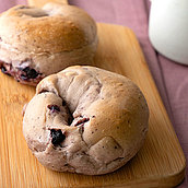 ブルーベリーの湯種米粉入りベーグル 2個 | D+2 / 消費期限：発送日より2日間