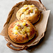 成城石井自家製 胡麻とさつまいものベーグル(米粉入り) 2個 | D+2 / 消費期限:発送日より2日間