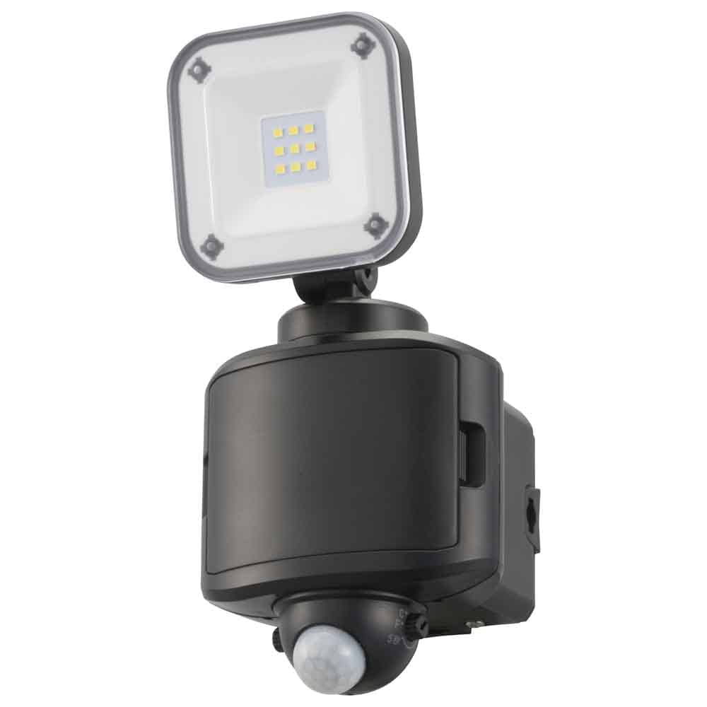 乾電池式防犯センサーライト1灯400lm LS-B40W1<br>センサーライト 乾電池 1灯 防犯センサー 防犯 威嚇 人感 明暗 防水 屋外 オーム電機