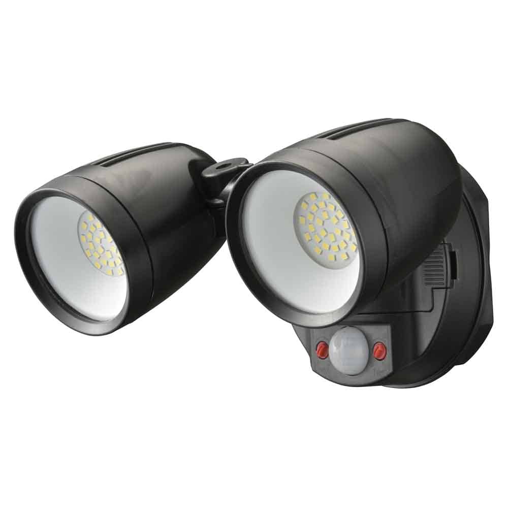 充電池式防犯センサーライト2灯2000lm（充電池付属） LS-B200Y2<br>センサーライト 充電池 2灯 防犯センサー 防犯 威嚇 スポットライト 人感 明暗 防水 オーム電機