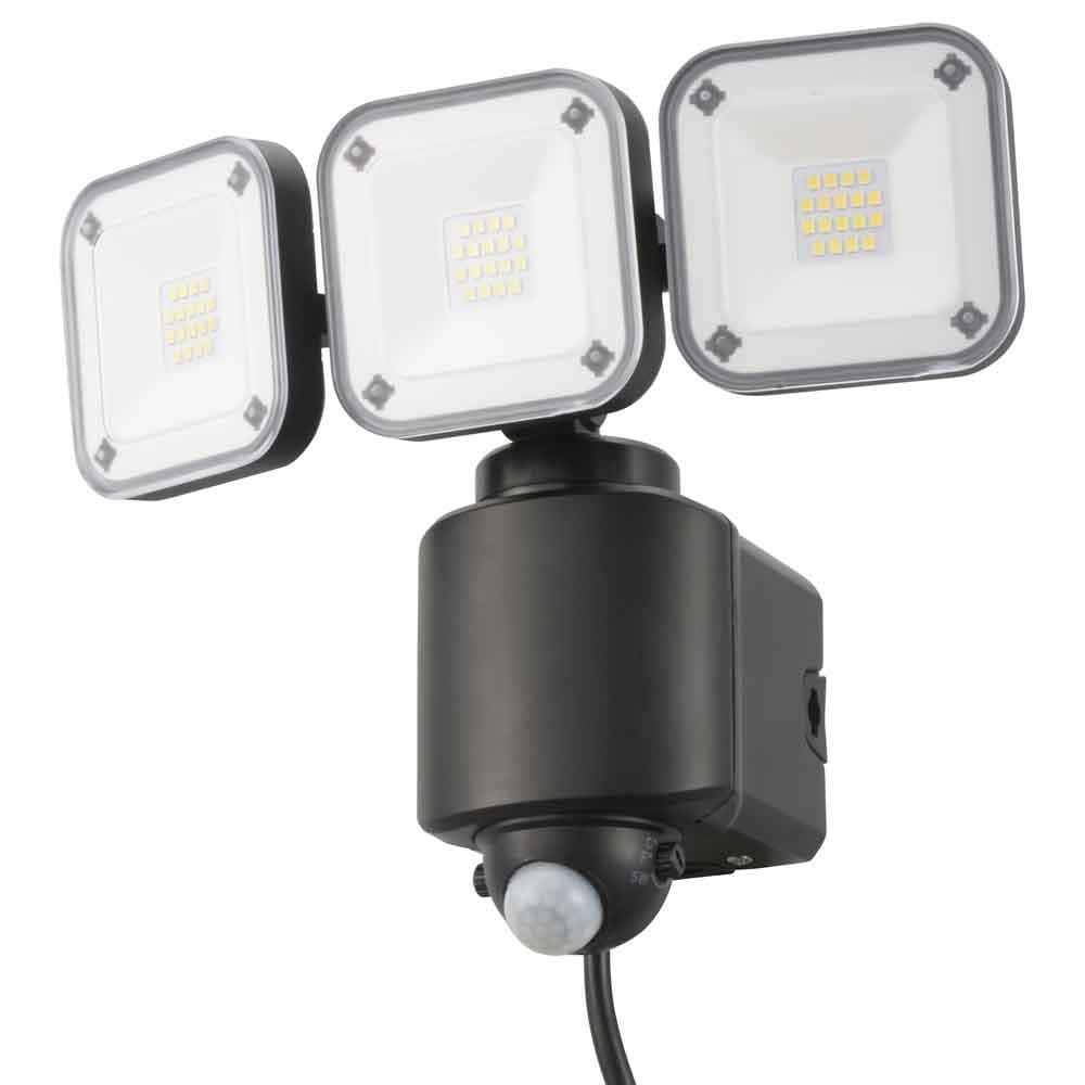 AC式センサーライト3灯4500lm LS-A450W3<br>センサーライト ウォールライト 防水 人感 明暗 ソーラー 防犯 屋外 2灯 コンセント式 オーム電機