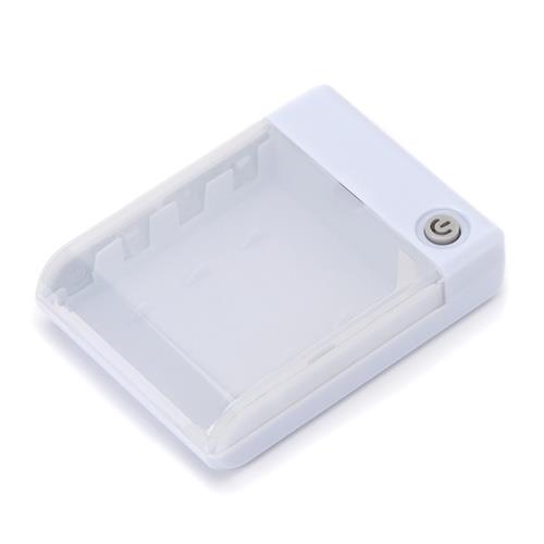 PGA PG-JUK1U4WH ホワイト USBポート搭載 乾電池式充電器 1A出力