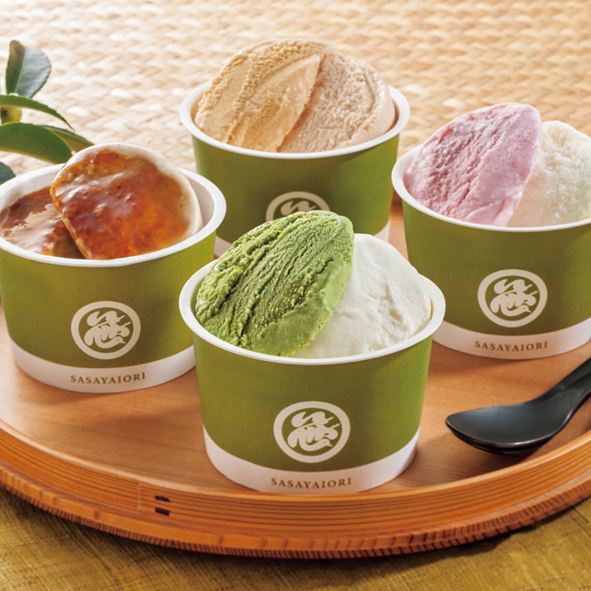 お歳暮 御歳暮 冬ギフト プレゼント 2026 送料無料 京菓匠「 笹屋伊織 」 監修 アイスギフト 和菓子 京都 老舗 苺ミルク アイス 抹茶 アイスクリーム AH-SI 【GF】