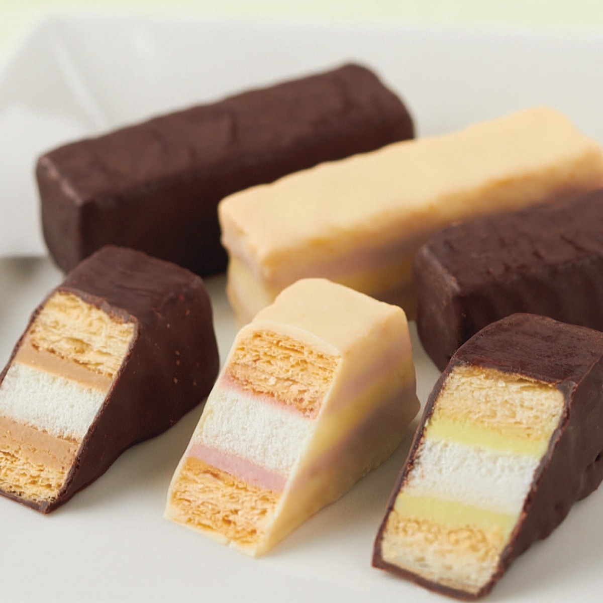 お歳暮 御歳暮 早割 冬ギフト 帰歳暮 ギフト プレゼント 送料無料 ギフト 2025 「銀座千疋屋」銀座ミルフィーユ 「PGS-073」 スイーツ 洋菓子 銀座千疋屋 焼菓子 ミルフィーユ PGS-073【GF】