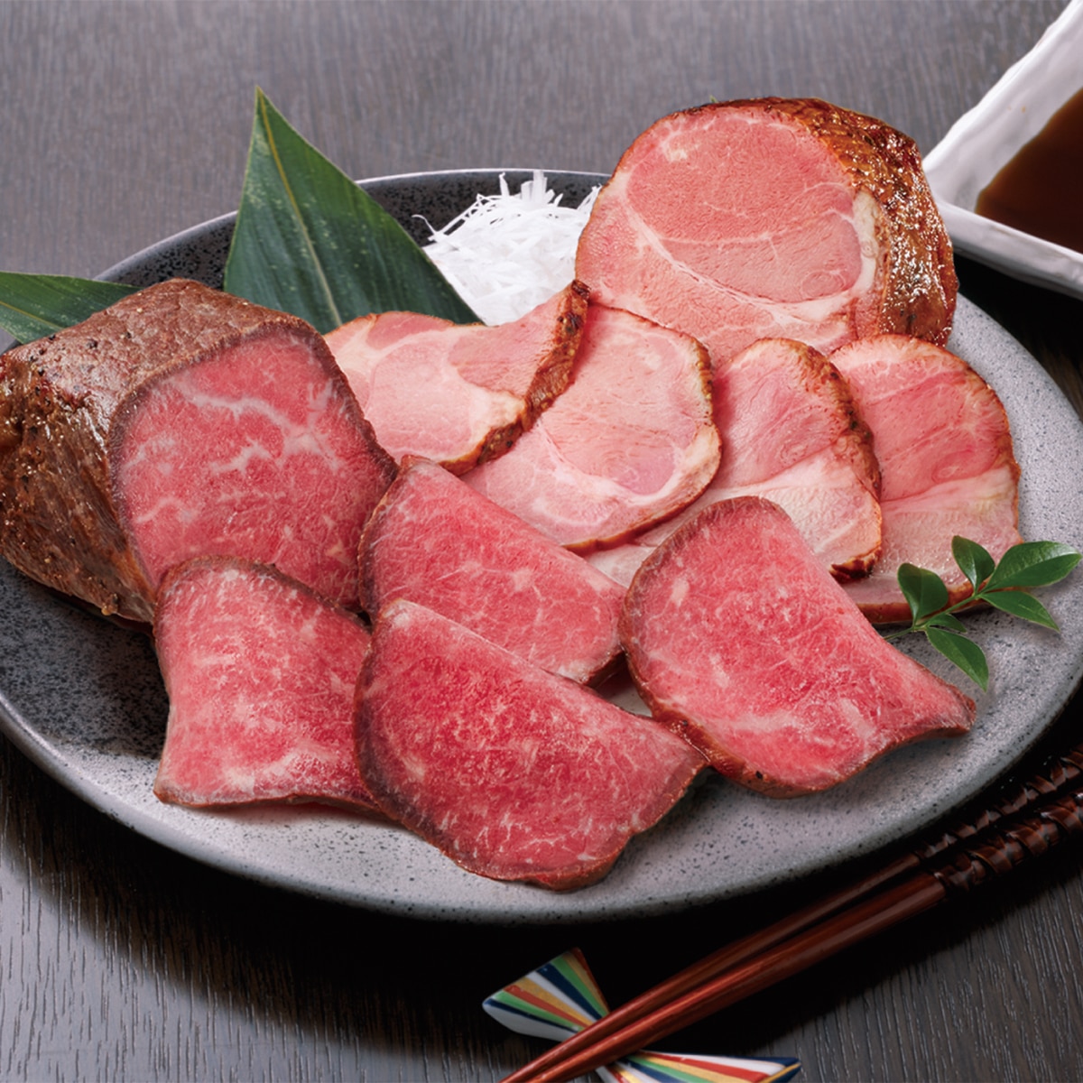 お歳暮 御歳暮 早割 冬ギフト 帰歳暮 ギフト プレゼント 送料無料 ギフト 2025 「賛否両論」ローストビーフとローストポークギフト 「WR-40」 肉 肉加工品 ハム 賛否両論 ローストビーフ ローストポーク WR-40【GF】