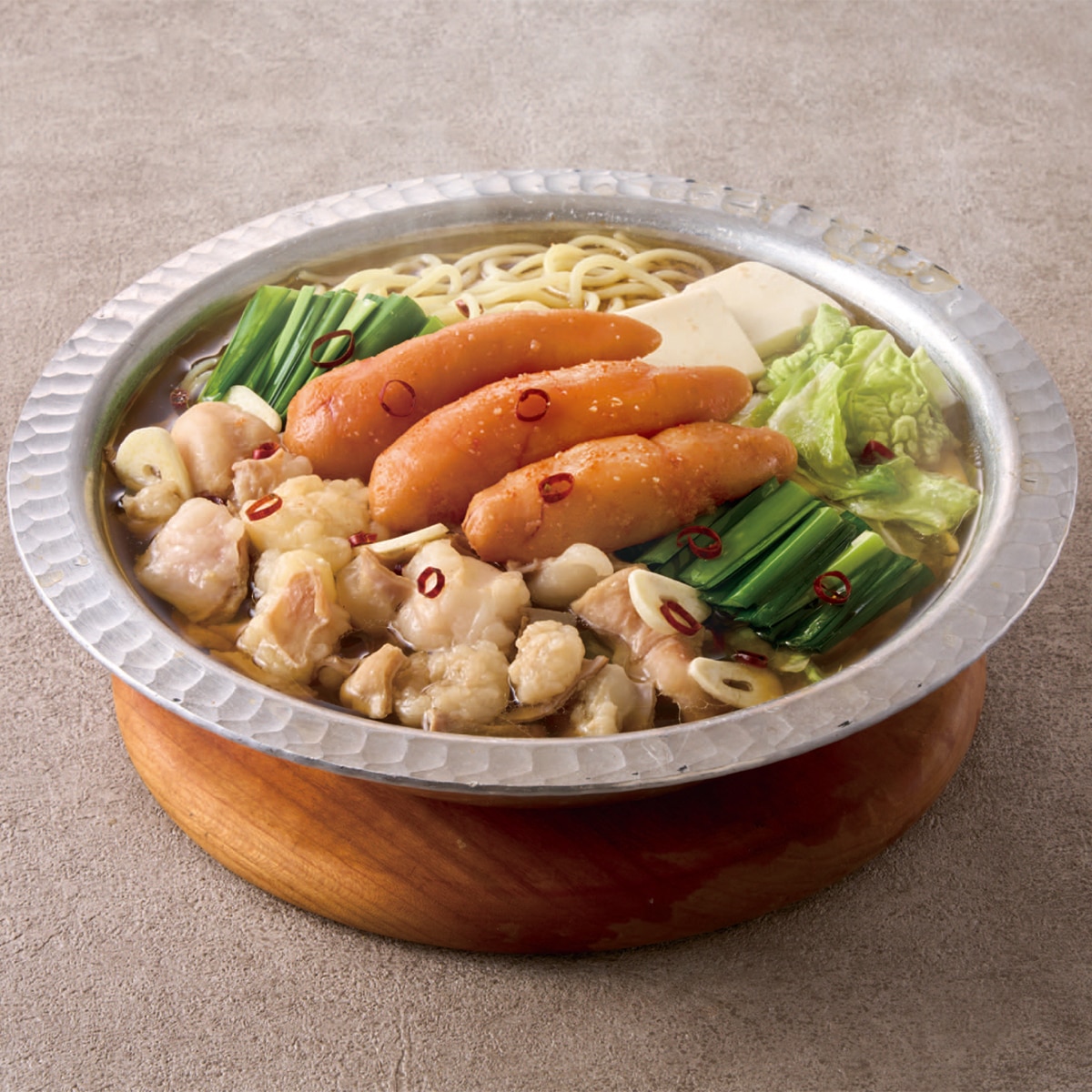 お歳暮 御歳暮 早割 冬ギフト 帰歳暮 ギフト プレゼント 送料無料 ギフト 2025 にんにくマシマシ明太もつ鍋 「NM-MM」 グルメ 総菜 なべ 鍋 もつ鍋 明太もつ 博多 約3人前 牛もつ 濃縮スープ ちゃんぽん麺 無着色辛子明太子 NM-MM【GF】