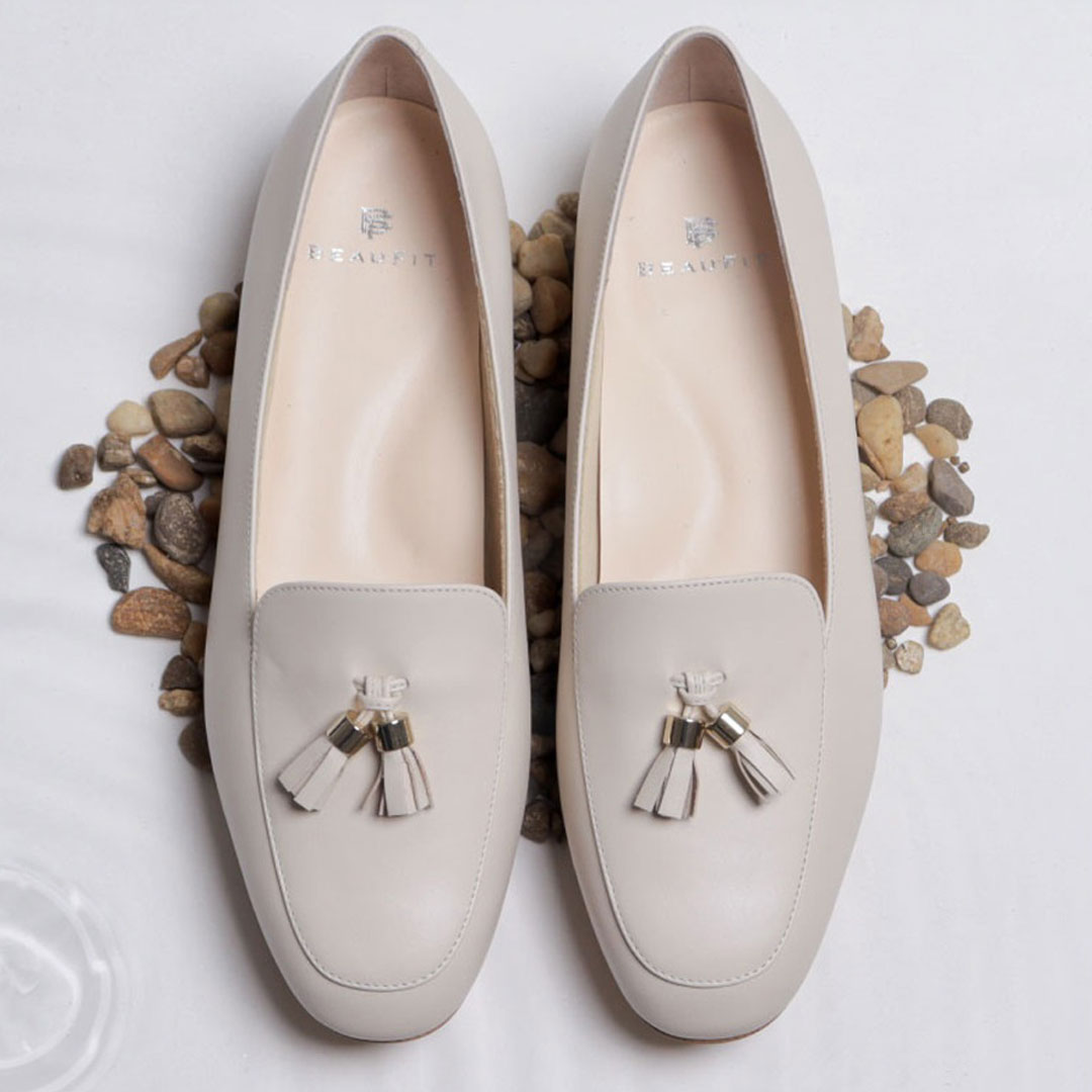 BEAUFIT A76W 晴雨兼用タッセル付きパンプス アイボリー ビューフィット パンプス 送料無料