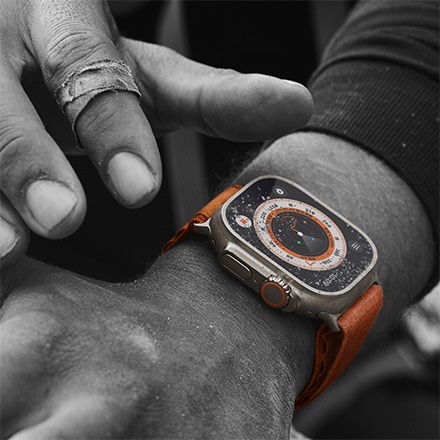 Apple Watch Ultra（GPS + Cellularモデル）- 49mmチタニウムケースと ...