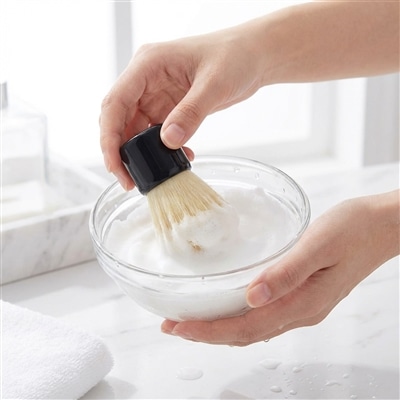 ■特許取得（第6128364）　黒ずみに！ニキビ予防に！毛穴の奥まで洗顔！お肌を優しく洗い上げる[熊野筆・洗顔用ブラシ（大）]洗顔筆でツルツル肌に！