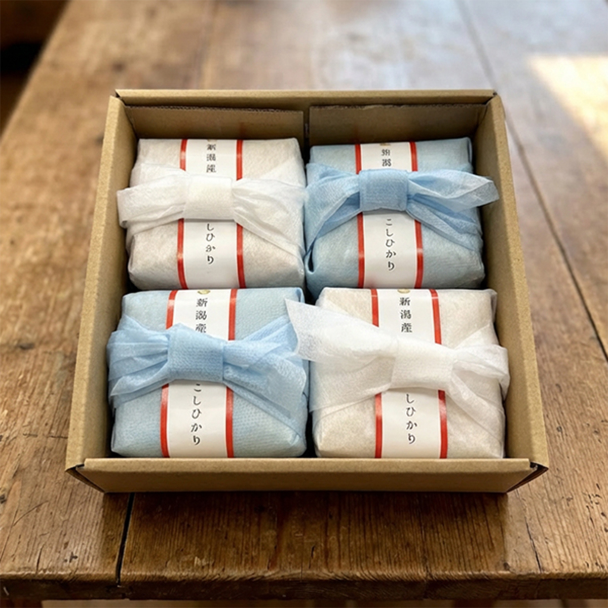 新潟県産コシヒカリギフトセット 青包み 〔300g(2合)×4〕 米