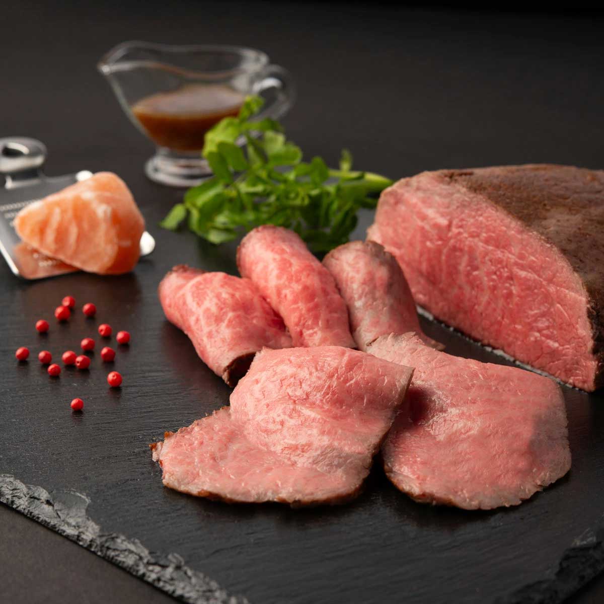 山形 グルメ小僧万吉 米沢牛 モモ肉 ローストビーフキット〔モモ塊肉600g、調味料、専用おろし金〕牛肉 ブロック