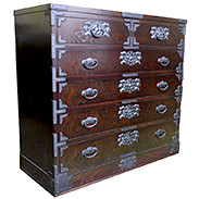 欅 100巾 五段二ッ割 ウルシ塗 五城目木工有限会社 秋田県 引出の内部は桐材を使用。着物などの和物収納にも適しています