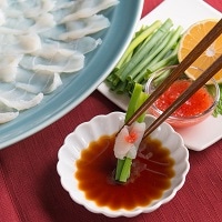 豊後とらふぐ料理セット 養殖4～5人前〔刺身約210g・あら約360g・皮約100ｇ・焼ヒレ・ポン酢・薬味〕