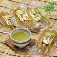 2ヶ月以上熟成した紅はるかの小芋を丸ごと干芋に。極上の甘みが自慢の一品。紅はるか丸干し (有)かわいち国分・鹿児島県