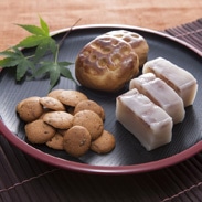 愛知の伝統野菜や地元特産品をおいしいお菓子に仕上げた 津島銘菓詰合せ らく楽菓子舗・愛知県