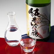 金滴 純米吟醸　金滴酒造株式会社　北海道 　北海道の米どころ新十津川の全国新酒鑑評会金賞に輝く蔵元がお届け［純米吟醸酒］