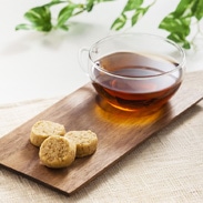 トレーコースター　札幌クローバー会　北海道　天然木ウォルナット製、トレーとコースターが一体に