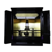 御位牌用仏壇　こまちⅡ　株式会社うえさか　秋田県　モダンな形と、本物の金箔の光を活かした小型のご位牌用仏壇です。