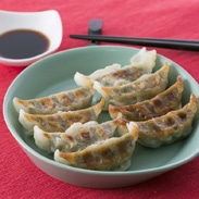 一本釣りかつお餃子　有限会社和　高知県　タタキでも食べられる新鮮なかつおを贅沢に使った高知ならではのシーフード餃子。