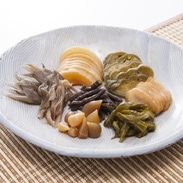 みやま漬けセット よしだや 新潟県 地元阿賀町産の獲れたて野菜や山菜を2種のコシヒカリ味噌に漬け込みました。