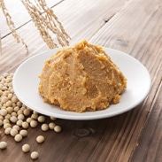 新潟米仕込み味噌「延齢」400gカップ6ヶ　山田醸造株式会社　新潟県　新潟米・新潟産エンレイ大豆で作った淡く鮮やかな色味の味噌。