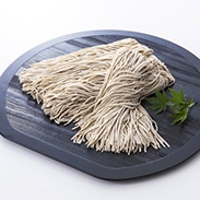 うすずみ豆乳蕎麦 有限会社住吉屋 自家栽培・手打ち・十割の蕎麦粉に石臼挽きの豆乳を練りこんで仕上げました。