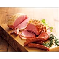 カイゼルハム 秋田桃豚ハム ソーセージ〔ロースハム430g、ももハム430g、ポークソーセージ220g、ポークウインナー135g〈豚肉は秋田県産〉〕肉・肉加工品