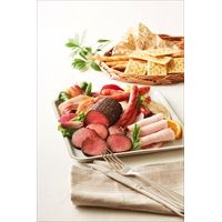 北海道 トンデンファーム 美瑛牛焼牛バラエティセット〔美瑛牛焼牛300g、炭火焼ベーコンスライス80g、燻しロースハムスライス60g、荒挽ウインナー120g〕肉・肉加工品