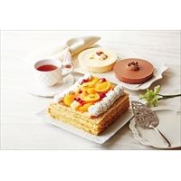 青山ランス 監修 3種のケーキセット〔フルーツミルフィーユ(約15cm角)×1、半熟チーズケーキ(直径約12cm)・チョコレートケーキ(直径約12cm)×各3 〕ケーキ・洋菓子