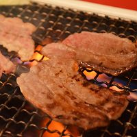 松阪まるよし 松阪牛 焼肉用スライス肉 〔肩ロース400g〕三重県