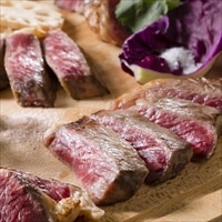 発酵熟成肉チャックアイロールステーキ〔牛カタロース150g、ピンク岩塩1g、岩塩1g〕 牛肉