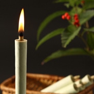 確かな素材と 熟練された職人技の集結〈 櫨ろうそく 〉　｜　有限会社大與・滋賀県