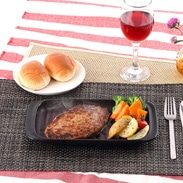 ジューシーで甘味があるのが魅力的　びらとり産『黒豚』100％ハンバーグ　180g×6　｜　びらとり和牛専門店くろべこ・北海道