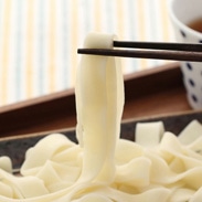 幅広タイプでこしがある　おいしい群馬のひもかわうどん〈生タイプ〉270g×6セット　｜　株式会社叶屋食品・群馬県