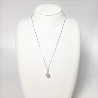 伊勢志摩産アコヤ本真珠 WGダイヤ入りスライドペンダント8.5-9.0mm 〔真珠8.5-9.0mm、チェーン45cm、専用ケース、保証書〕