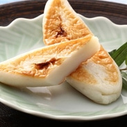 厳選すけそうだらと高級魚キンキ　焼き笹かまぼこ〈リアスの秘伝〉10枚入　｜　株式会社及善商店・宮城県