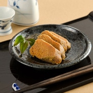 ふぐの卵巣を塩蔵１年・糠漬け２年の計３年を経て作り上げた　ふぐの子糠漬け　｜　有限会社荒忠商店・石川県