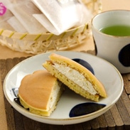 もちもちの中は濃厚クリーム餡たっぷり〈 もち・de・ら 〉5ヶセット 秀清堂・愛知県 【北海道・沖縄・離島 配送不可】