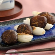 対馬の自然が生む良質な原木で育った〈 どんこしいたけ 〉　｜　うえはら株式会社・長崎県