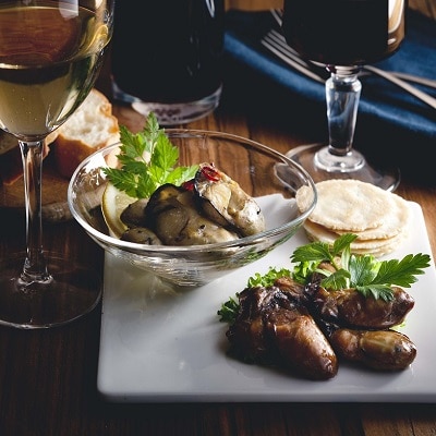 「わたやの室」ギフトセット　株式会社A&C　広島県　初体験のぷりぷり食感。ワインによく合う広島牡蠣オイル漬け2種セット