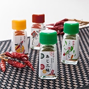 国内産うまい唐がらし ミニボトル4本セット 有限会社ヤマサン 滋賀県 無農薬・酵素栽培された素材を使用し、丁寧に手作りしました。