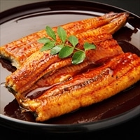 浜名湖謹製 うなぎ蒲焼 2人前 カット 110g 〔うなぎ蒲焼110g、たれ山椒(たれ10ml、山椒0.2g)、粉末吸物3.7g 各2〕 鰻【沖縄県・離島 配送不可】