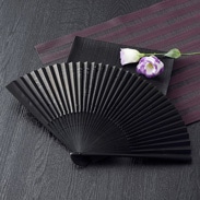 ３００年の伝統を受け継いだ近江扇子　鳥獣戯画（うるし絵）