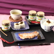 辛さの中の旨味と甘味 辛くて旨い!激辛薬味みまから 4個セット